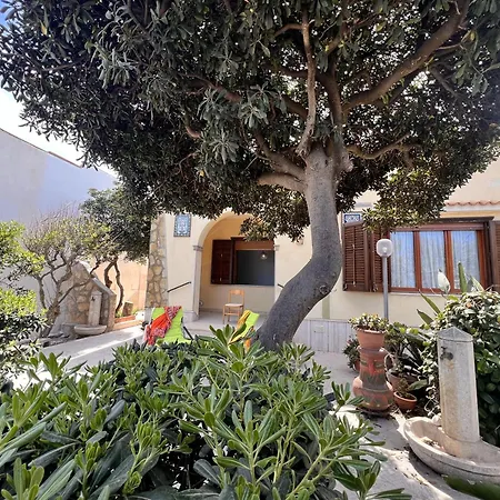 Дом отдыха Casa Hibiscus - Fronte Mare Paparella
