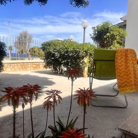 Casa Hibiscus - Fronte Mare Holiday home