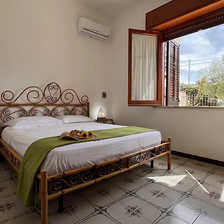 Casa Hibiscus - Fronte Mare Paparella